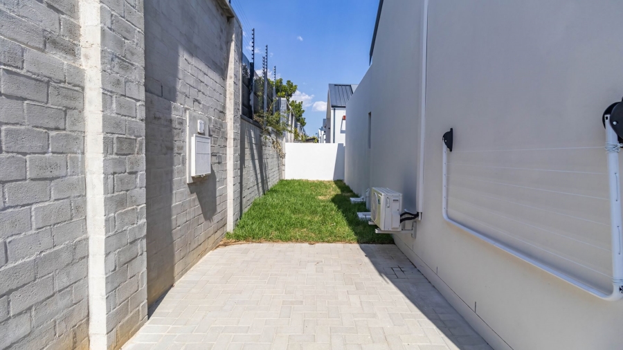 3 Bedroom Property for Sale in Mzuri Estate Western Cape